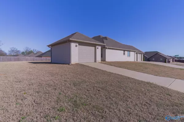 Athens, AL 35613,26583 Fox Cove Trail