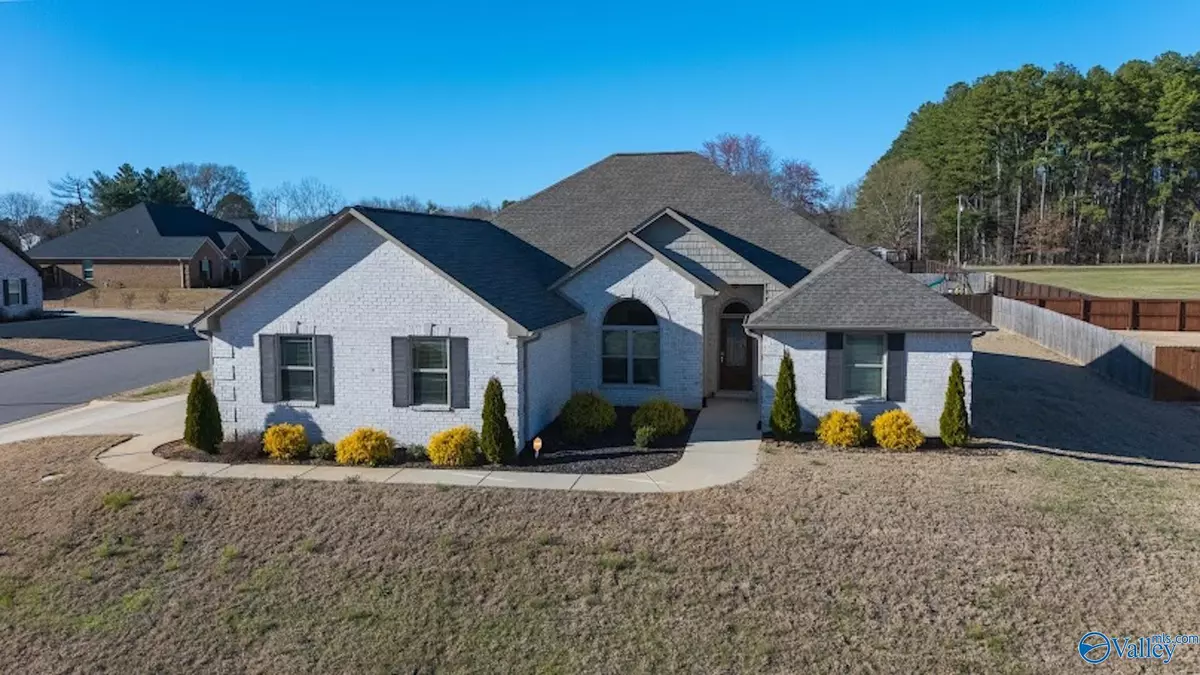 Athens, AL 35613,26583 Fox Cove Trail