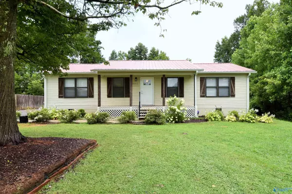 2020 Ridge Crest Drive, Guntersville, AL 35976