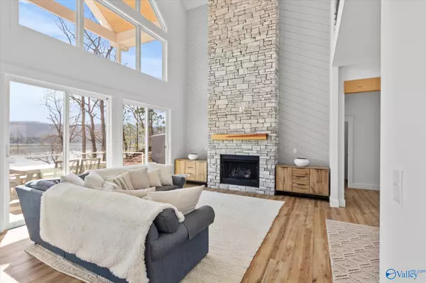 Scottsboro, AL 35769,711 Monte Sano Drive