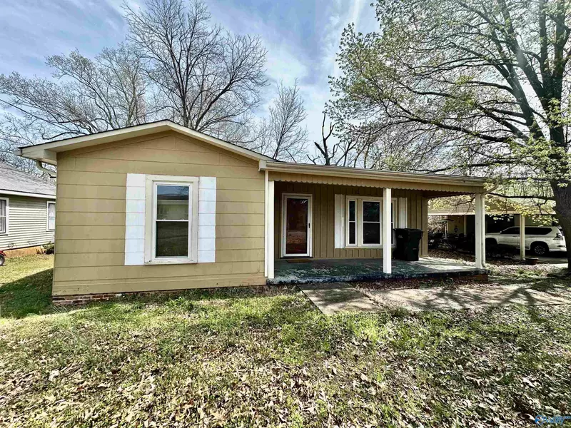 609 South Street, Scottsboro, AL 35768