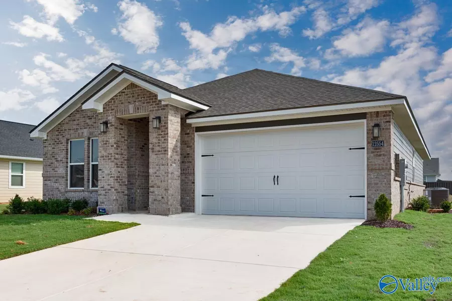 12526 Dale Road, Athens, AL 35613