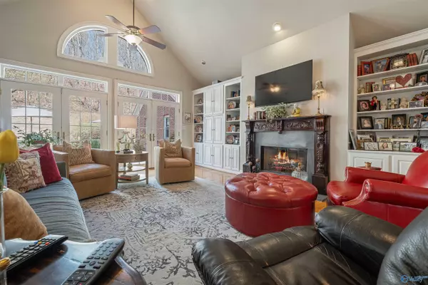 Rainbow City, AL 35906,207 Hummingbird Way