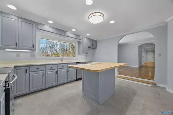 Huntsville, AL 35801,1718 Monte Sano Blvd