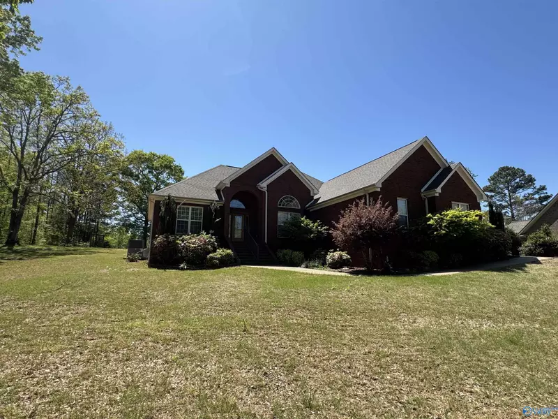211 Woodfern Drive, Killen, AL 35645