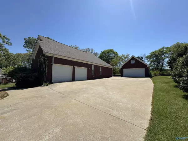 Killen, AL 35645,211 Woodfern Drive