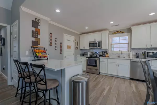 Florence, AL 35634,976 Garrett Lane