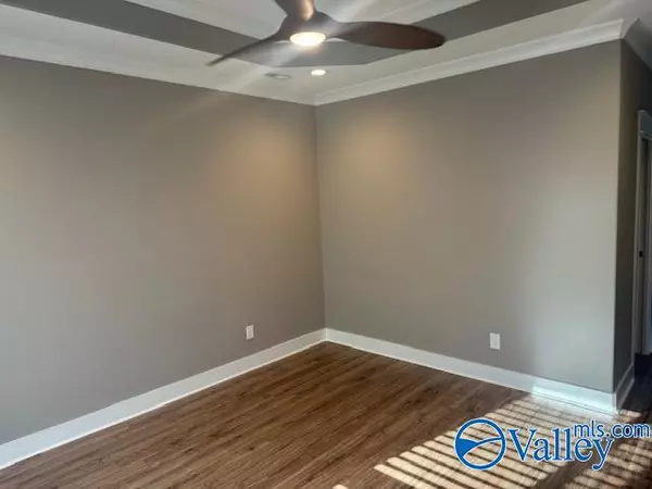 Owens Cross Roads, AL 35763,2827 Eastern Shore Drive SE