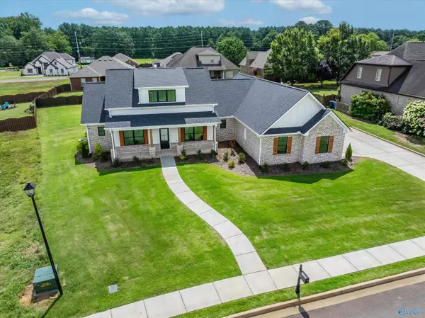 17558 Windermere Drive, Athens, AL 35611