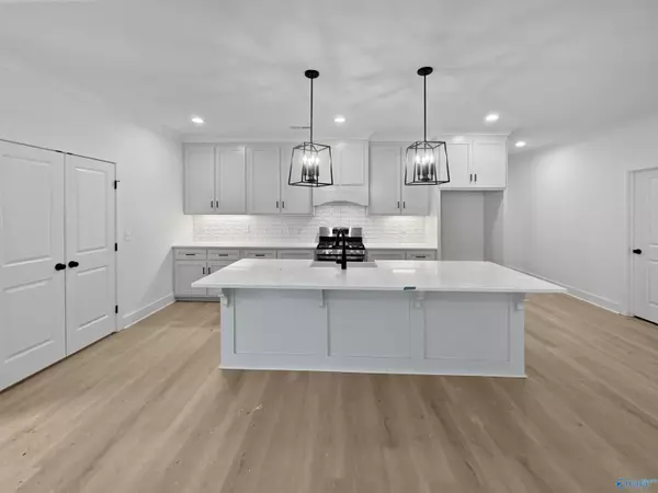 Athens, AL 35613,18135 Newby Chapel Road