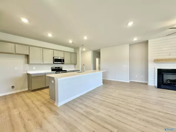 Athens, AL 35613,21587 Ginn Point Road