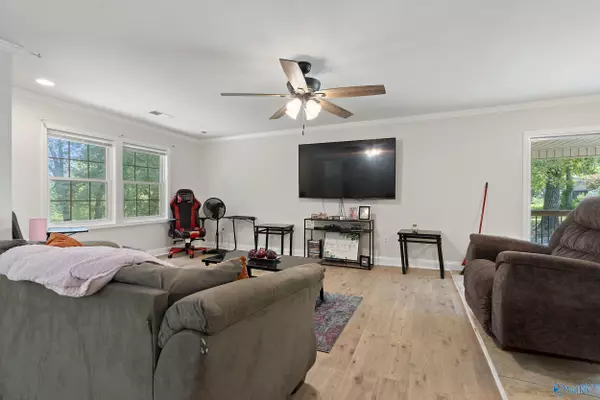 Decatur, AL 35603,317 Austinville Flint Road SW