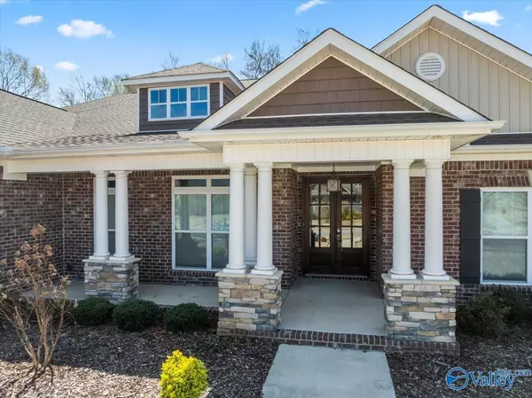 Owens Cross Roads, AL 35765,7546 Parktrace Lane SE