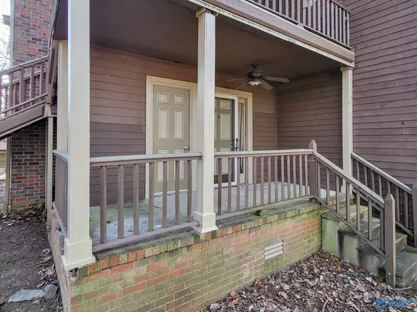 Huntsville, AL 35802,2020 Woodlawn Drive #2020