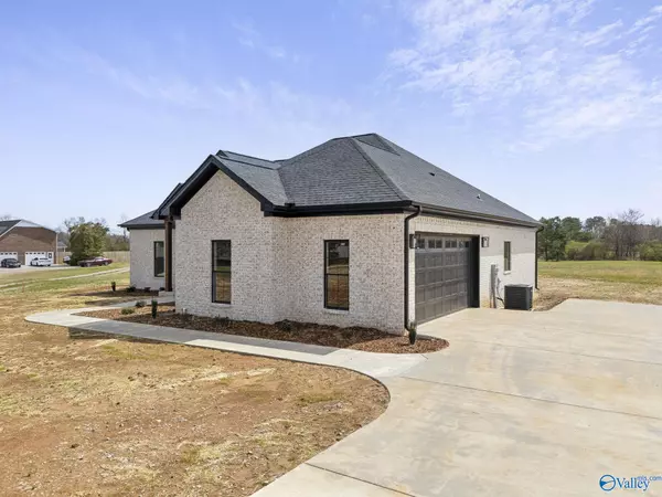 Ardmore, AL 35739,28062 Nuke Whitt Lane