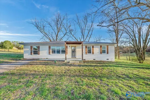 6320 County Road 38, Section, AL 35771