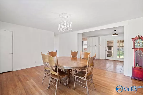 Owens Cross Roads, AL 35763,1796 Old Big Cove Road