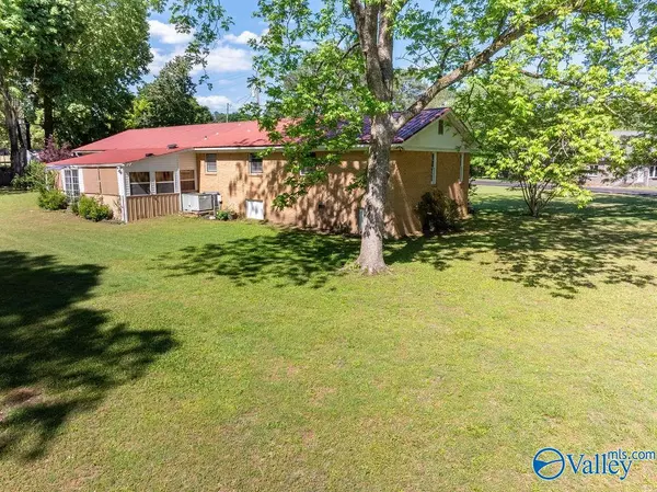 Owens Cross Roads, AL 35763,1796 Old Big Cove Road