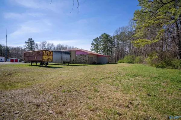 Henagar, AL 35978,18086 Hwy 75