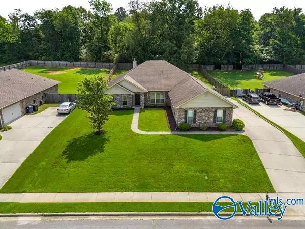 141 Lazy Oak Drive, New Market, AL 35761