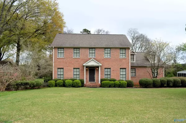 2816 Hunterwood Drive SE, Decatur, AL 35603