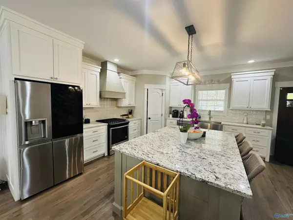 1571 Patterson Street, Guntersville, AL 35976
