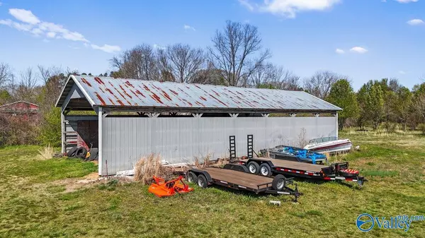 Boaz, AL 35957,744 Double Bridges Road