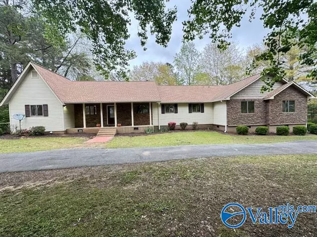 143 Green Valley Road, Owens Cross Roads, AL 35763