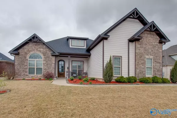 4417 Lake Willow Blvd, Owens Cross Roads, AL 35763