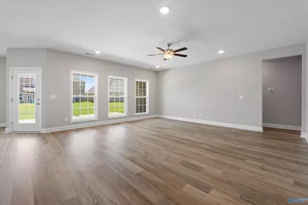 Toney, AL 35773,122 Cowdray Circle