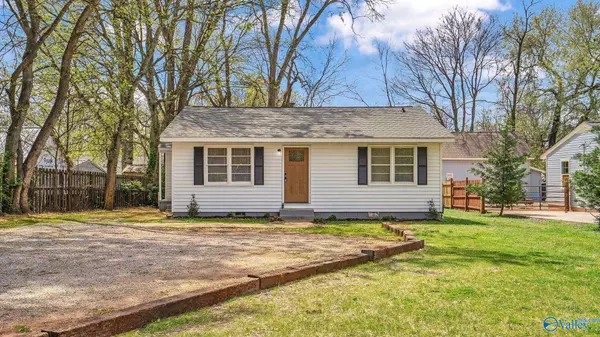 197 Baxter Avenue NW, Huntsville, AL 35811
