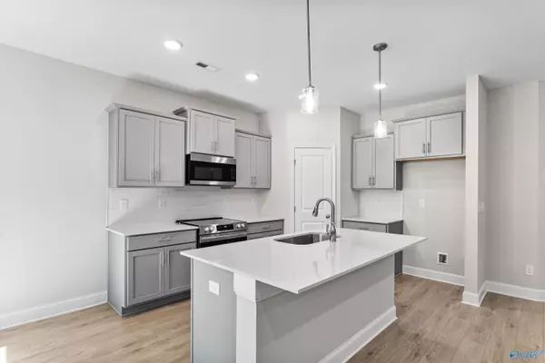 162 River Pointe Drive, New Market, AL 35761