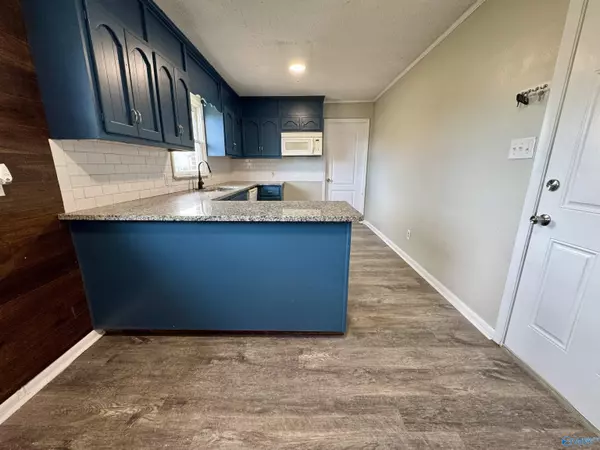 Athens, AL 35611,13545 New Cut Road