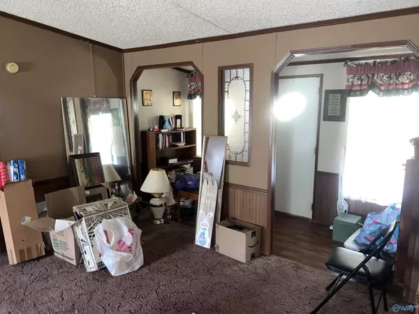 Henagar, AL 35978,14211 Highway 75