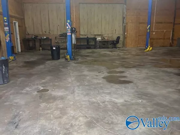 Athens, AL 35613,14345 Bledsoe Road