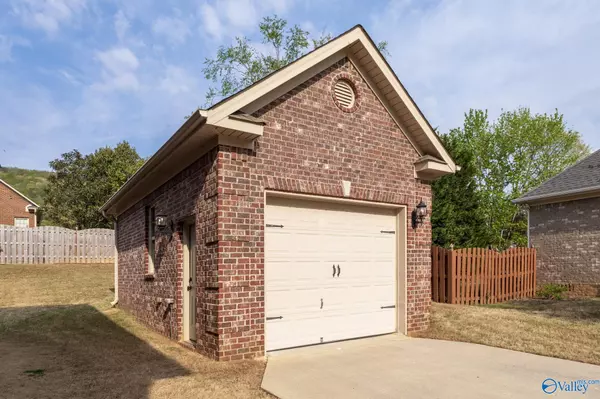 Owens Cross Roads, AL 35763,6807 Hampton Bend Circle