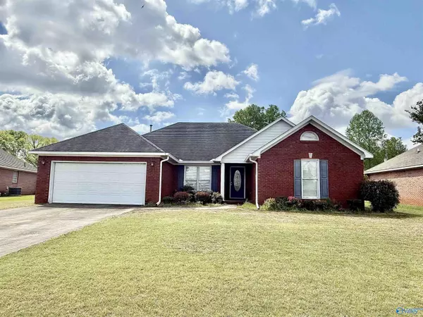 1138 London Place SW, Decatur, AL 35603