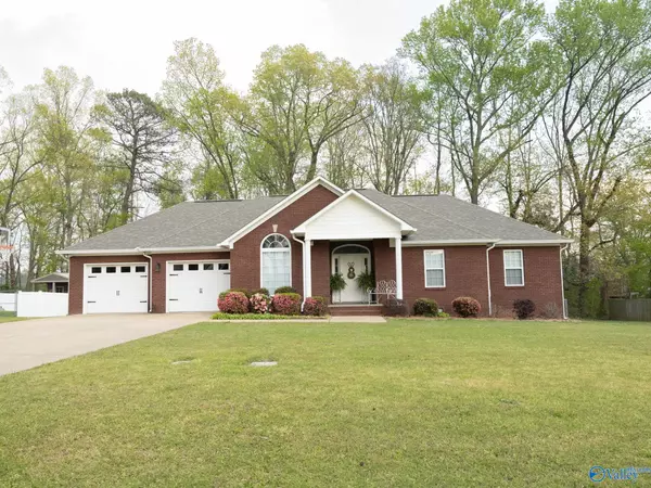 402 Old Glory Lane, Albertville, AL 35950