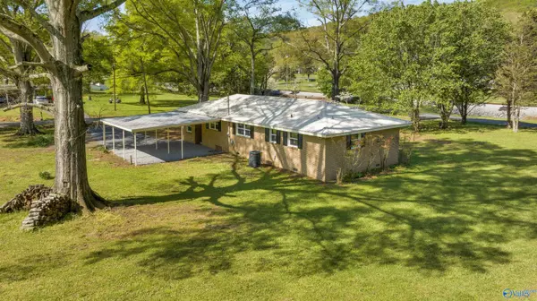 Valley Head, AL 35989,417 Railroad Avenue