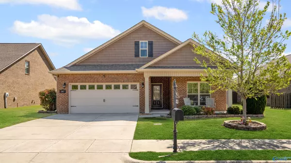 3007 Greenway Circle, Owens Cross Roads, AL 35763