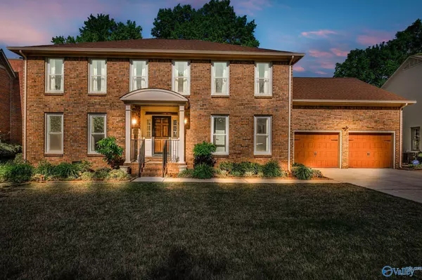 1525 Southampton Court SE, Decatur, AL 35601