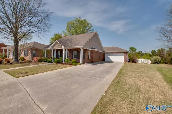 Owens Cross Roads, AL 35763,5111 Frankford Drive SE