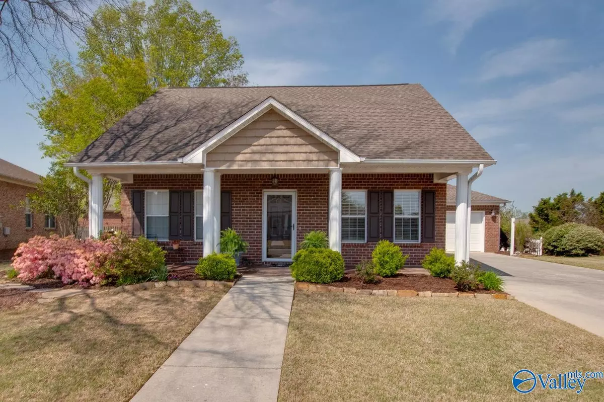 Owens Cross Roads, AL 35763,5111 Frankford Drive SE