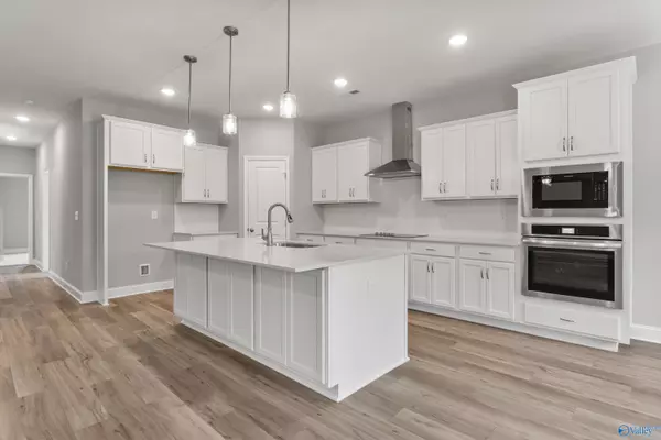 Harvest, AL 35749,29186 Canoe Circle