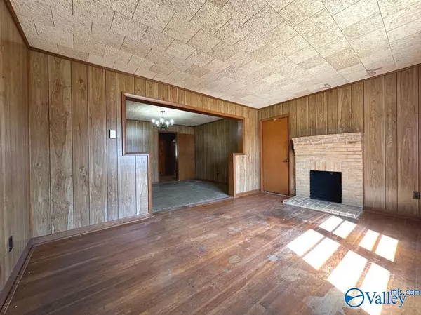 Huntsville, AL 35805,3810 Triana Blvd SW