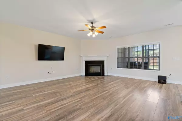 Owens Cross Roads, AL 35763,7006 Freedom Park Circle