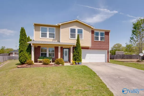 100 Firefly Lane, Owens Cross Roads, AL 35763