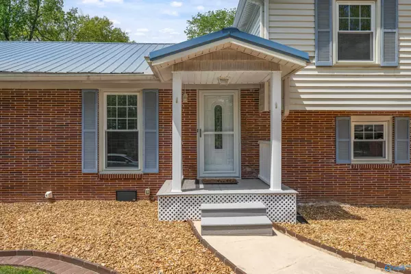 Huntsville, AL 35806,517 Hermitagewood Drive NW