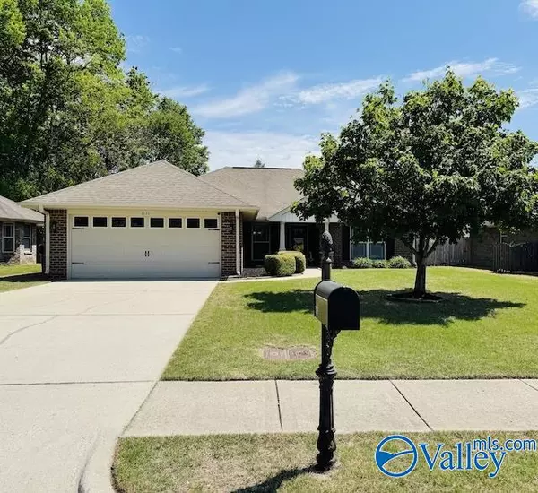 7137 Pale Dawn Place, Owens Cross Roads, AL 35763