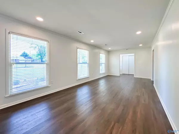 Decatur, AL 35601,2402 College Street SE